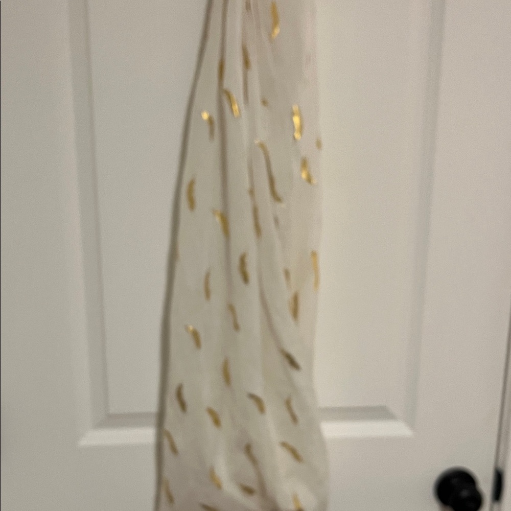 White and Gold Patterned Scarf
